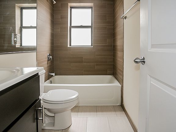 4th image of 1821 1/2 W Leland Ave #3