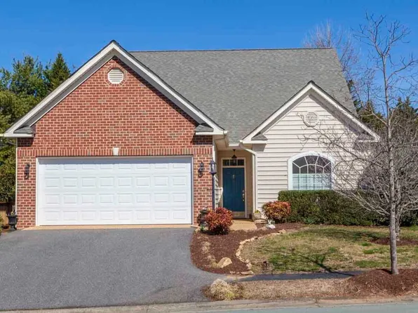 158 Deerwood Dr, Charlottesville, VA 22911