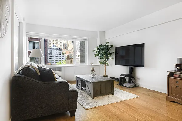 Rented by Compass | media 9