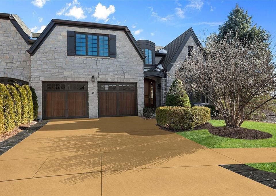1st image of 26 Bonhomme Grove Ct