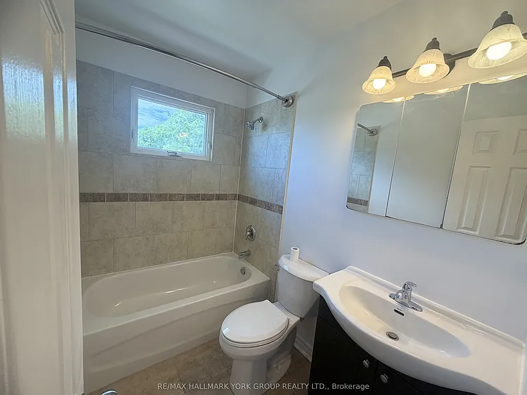 43 Walter Ave #UPPER — Photo 8