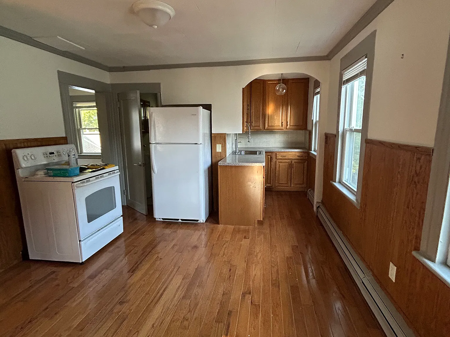 3 bed, $1,800 — Photo 2
