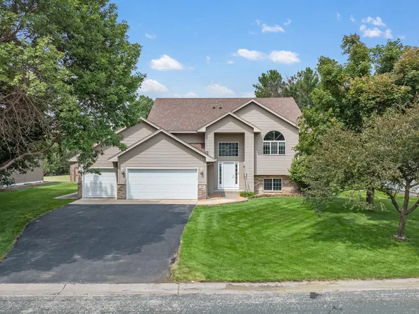 725 103rd Ave NE, Blaine, MN 55434