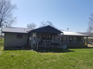 302 E Dixon Dr, Pierce City, MO 65723