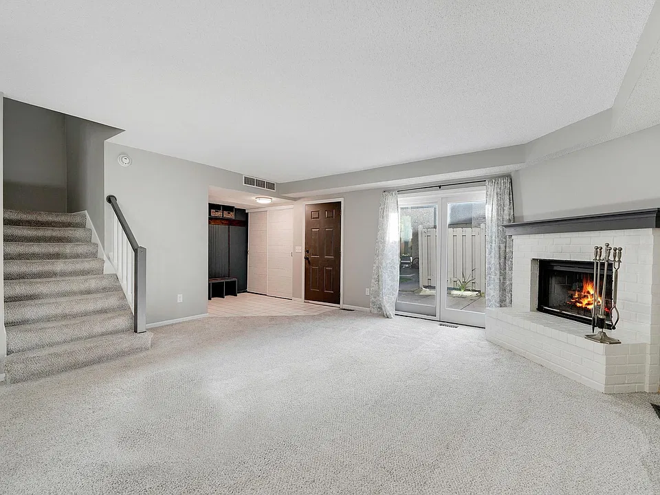 18657 Clear View Ct