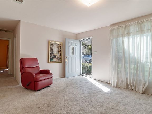 3rd image of 2311 Southside Dr