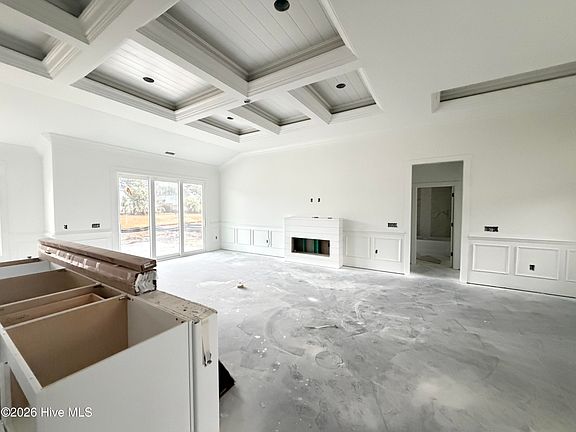 4th image of 744 Chisholm Road