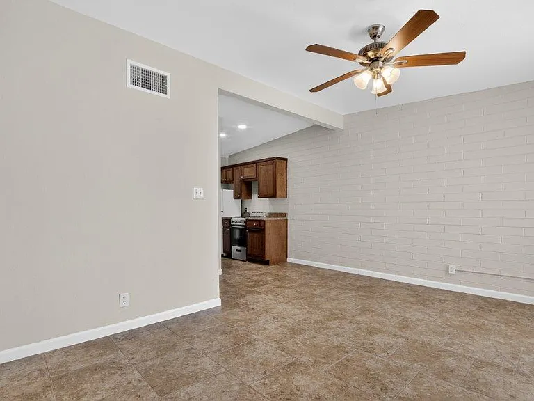 502 N 11th St #3 — Photo 7