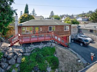 1861 8th St, Astoria, OR 97103