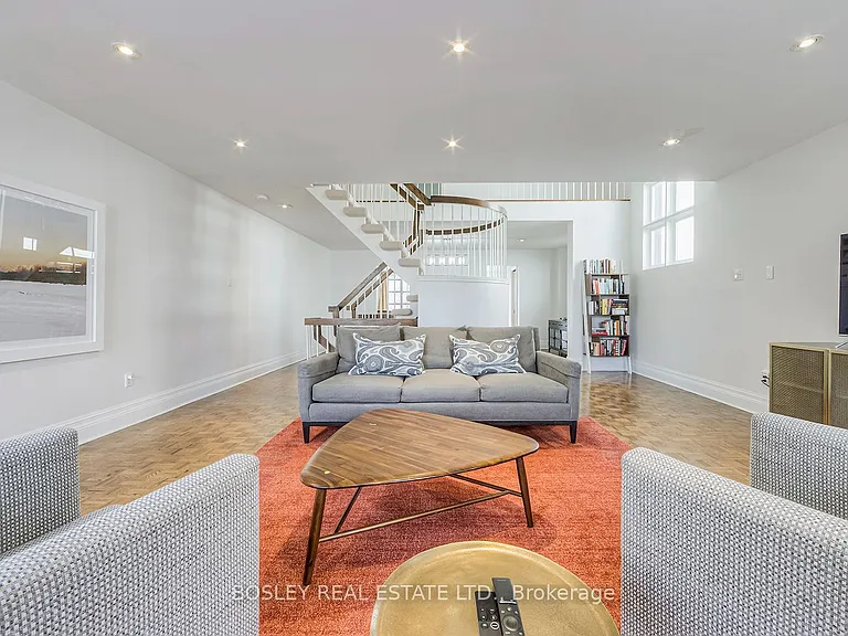 98 Sherwood Ave — Photo 3