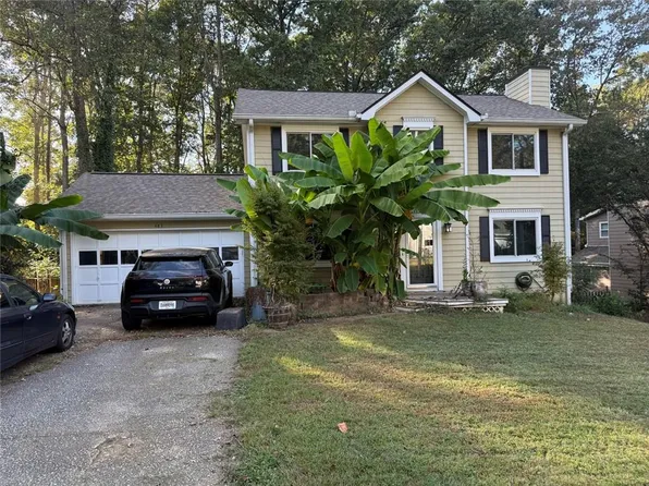 483 Comanche Trl, Lawrenceville, GA 30044