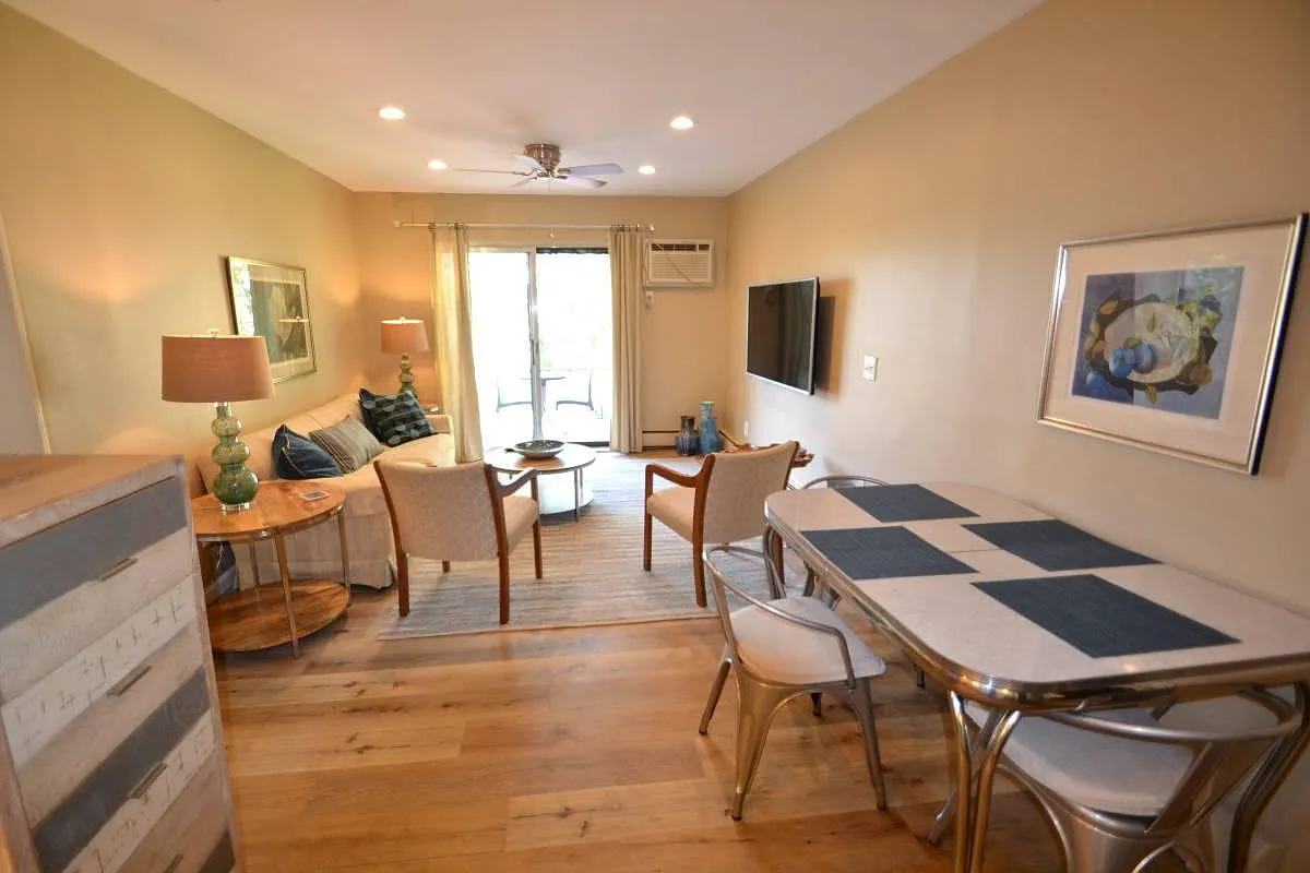 1 bed, 600 sqft, $1,295 — Photo 3
