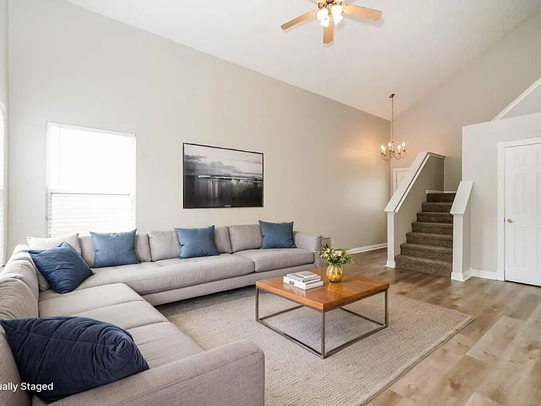 4487 Connaught East Dr — Photo 5