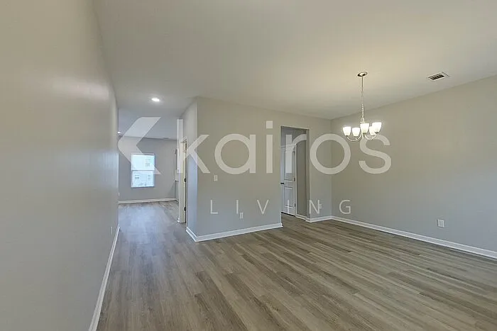 5 bed, 2.5 bath, 2459 sqft, $2,395 — Photo 3