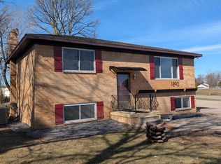 1890 Dorr Rd, Howell, MI 48843