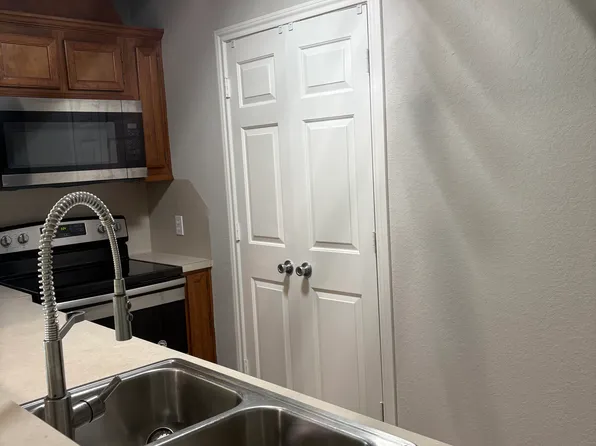 17213 Park St #17213, Alvin, TX 77511