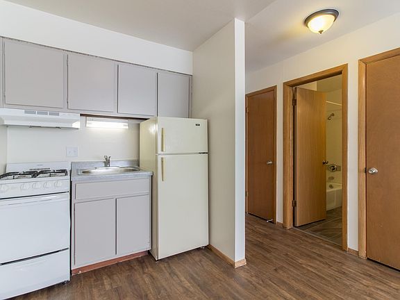 2nd image of 2645 N Farwell Ave APT 218