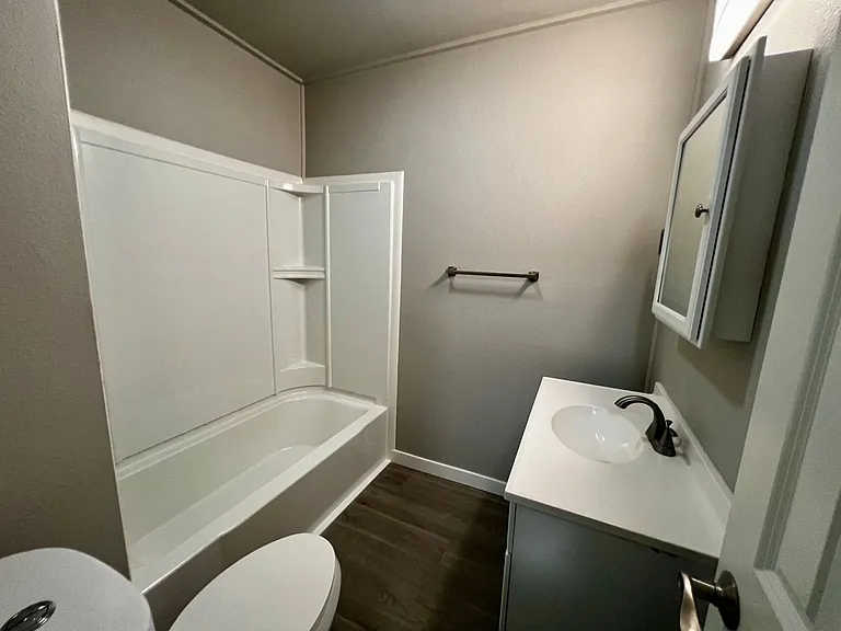 401 NW Bailey Ave #200 — Photo 21