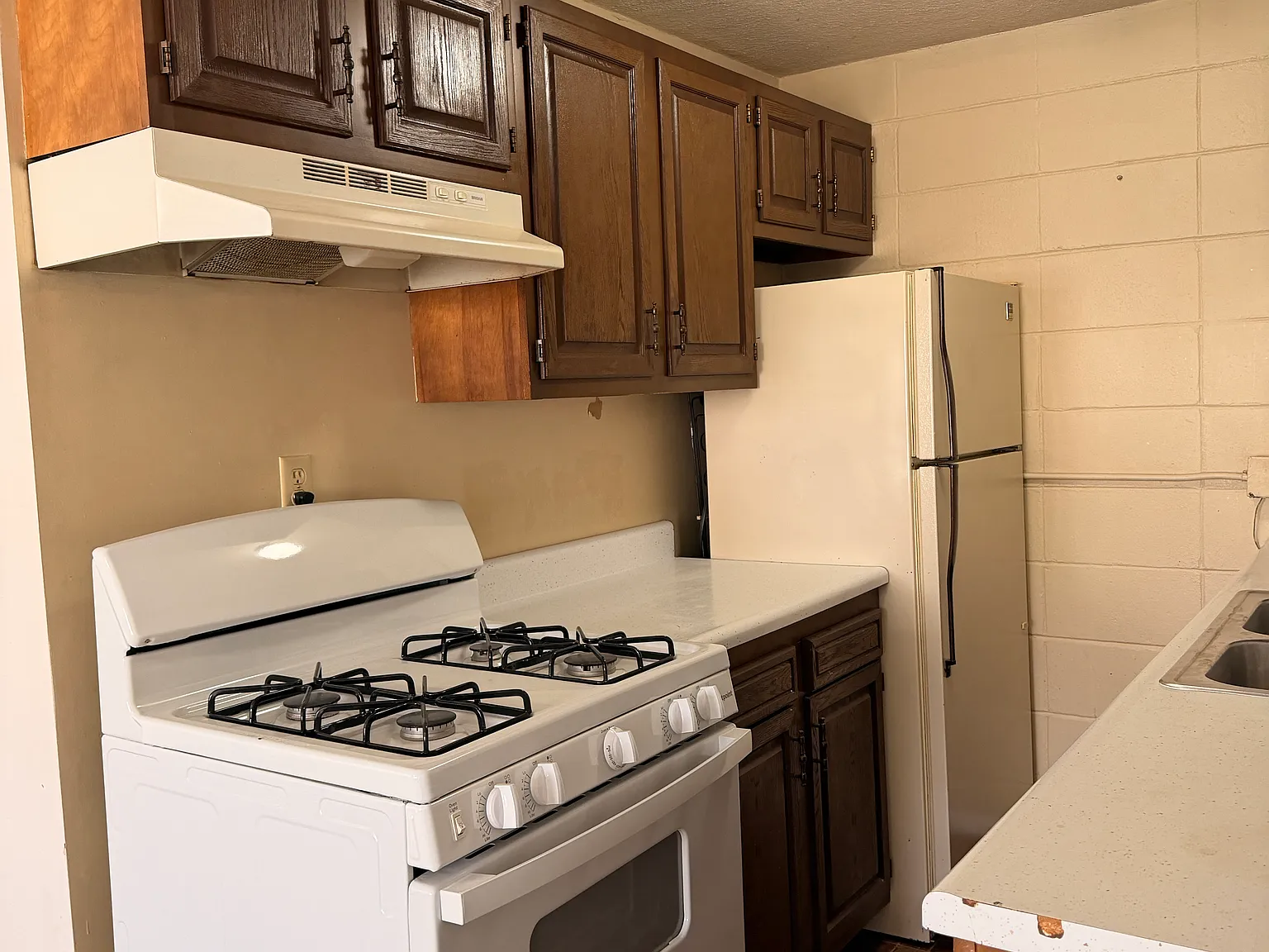 Studio, 350 sqft, $850 — Photo 3