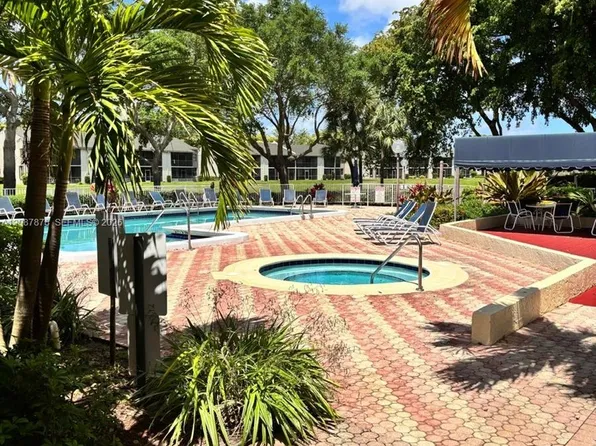 1969 SW 15th St APT 93, Deerfield Beach, FL 33442
