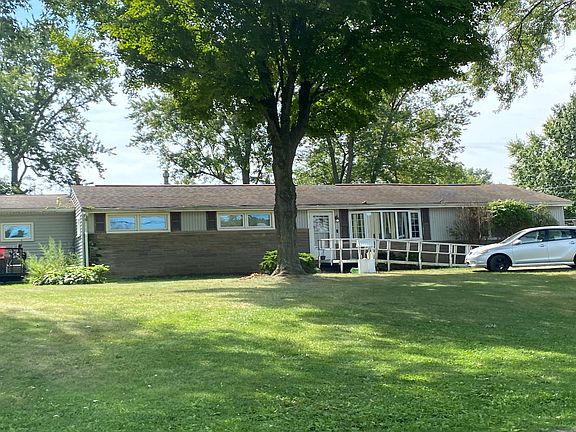 3rd image of 3896 Rolling Ridge Rd NE