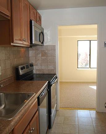 5th image of 3101 S Manchester St APT 722