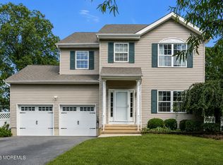 1 Sherrybrooke Dr, Howell, NJ 07731