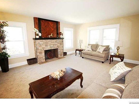 5th image of 156 Burbank Dr