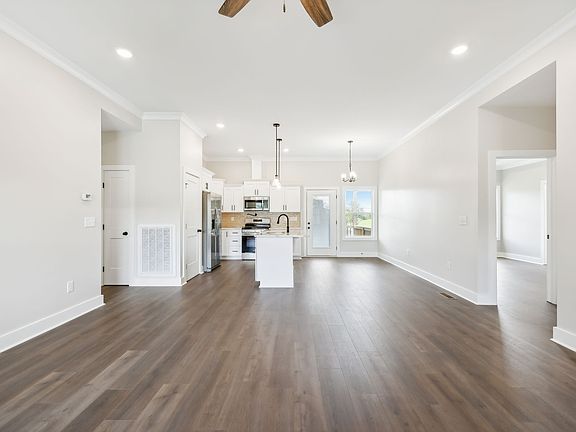 3rd image of 108 Catherine St