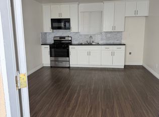 7053 Lindley Ave, Reseda, CA 91335