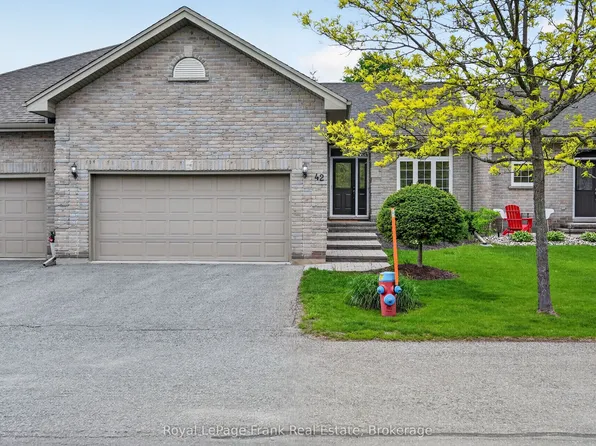 301 Carnegie Ave #42, Peterborough, ON K9L 0E9