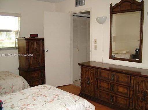 4th image of 214 Valencia Dr #I
