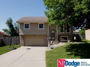 3105 Schuemann Dr, Bellevue, NE 68123