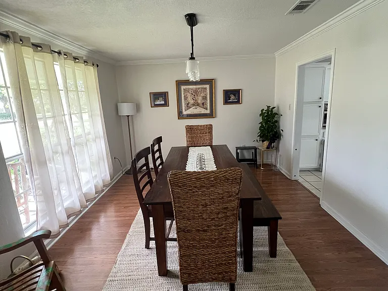 8012 Wimbledon Ave — Photo 4