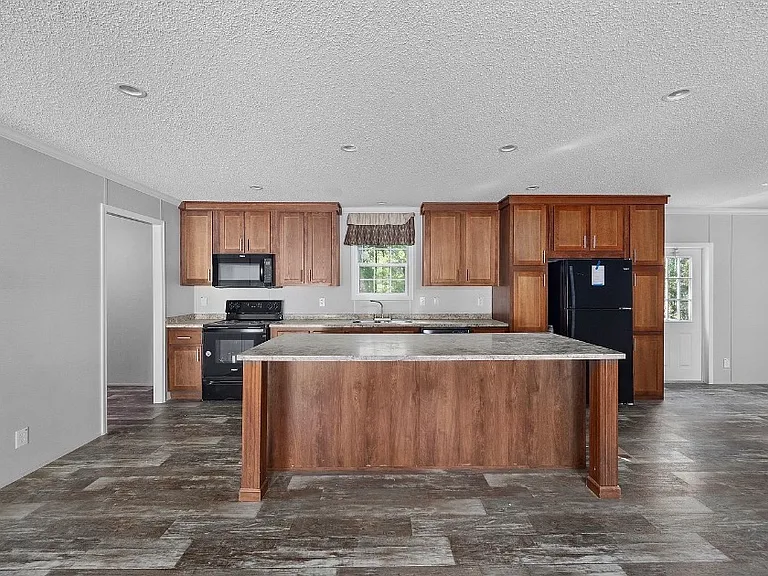 8376 Huntington Ct — Photo 6