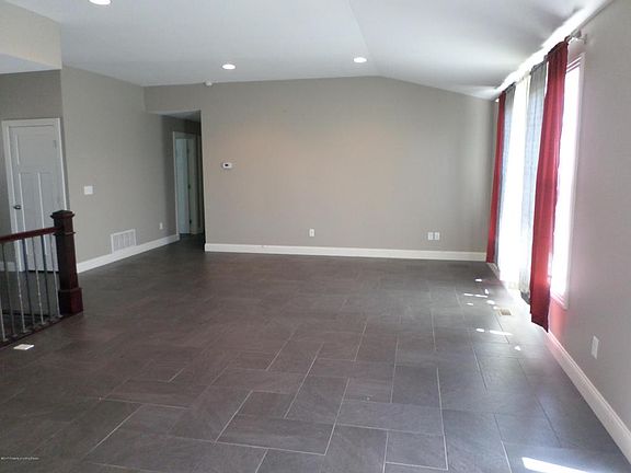 2nd image of 305 26th Ave NE