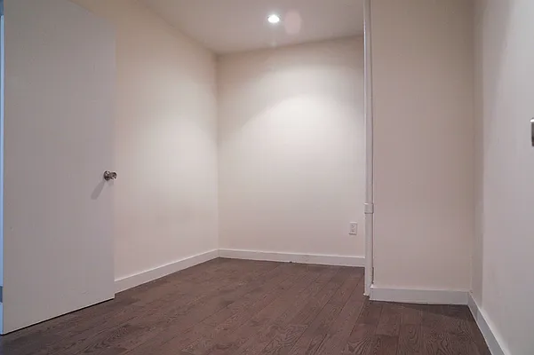 Rented by Kahen Properties | media 19