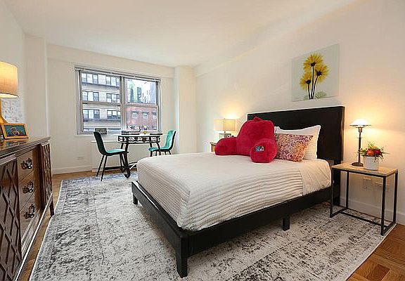 4th image of 500 E 77th St APT 1607