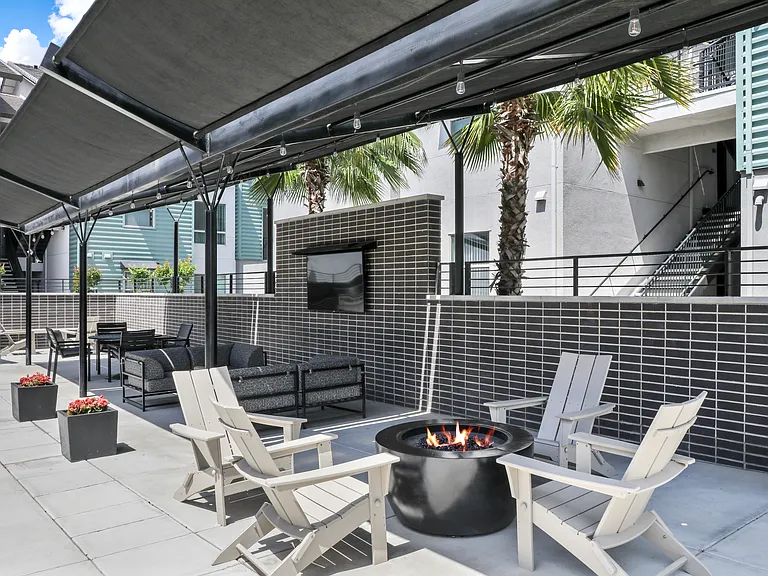 Tesoro Apartments — Photo 14