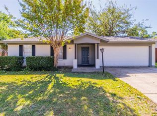 2904 Leigh Ann Ln, Arlington, TX 76010