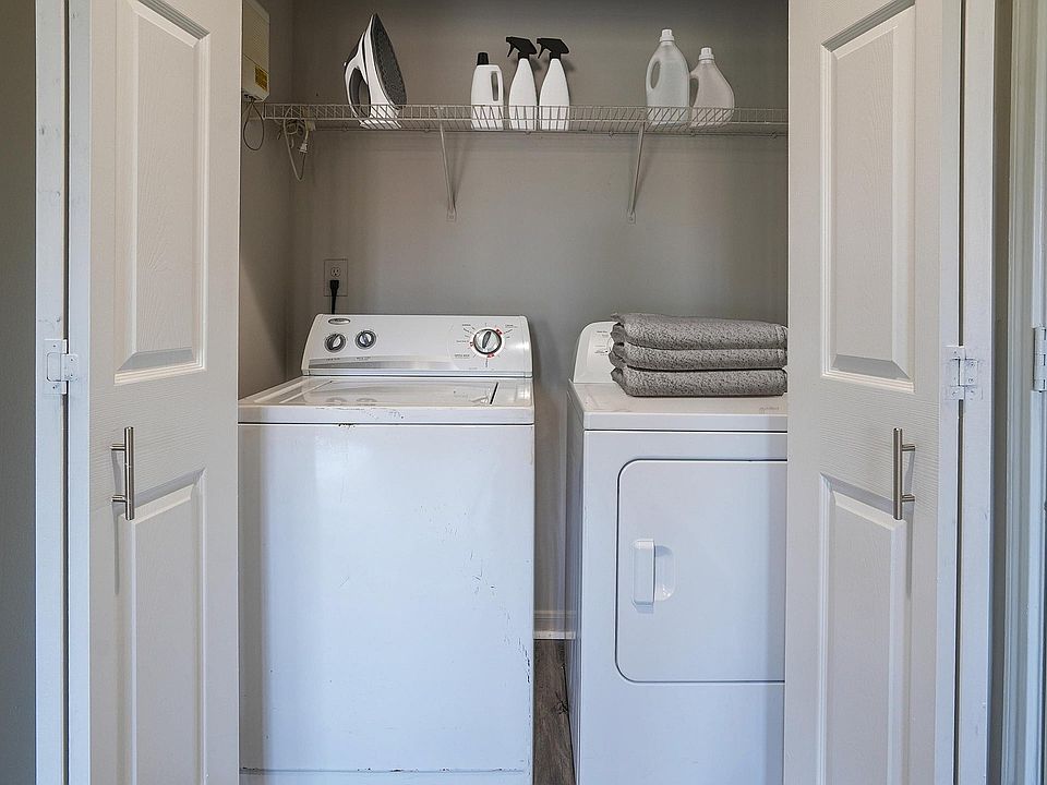 Oxmoor_2026_Laundry_VirtuallyStaged