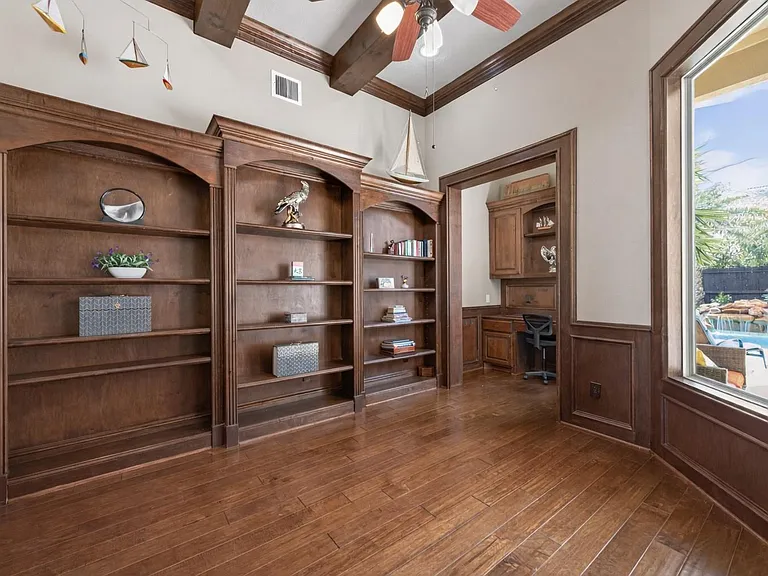 7414 Dayhill Dr — Photo 4