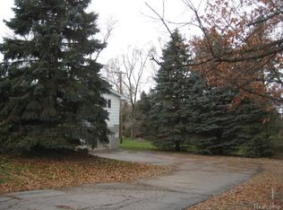 262 S Burkhart Rd, Howell, MI 48843