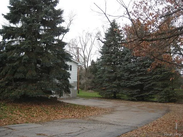 262 S Burkhart Rd photo 1