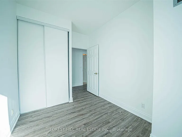 18 Lee Centre Dr #Penthouse 109 — Photo 16