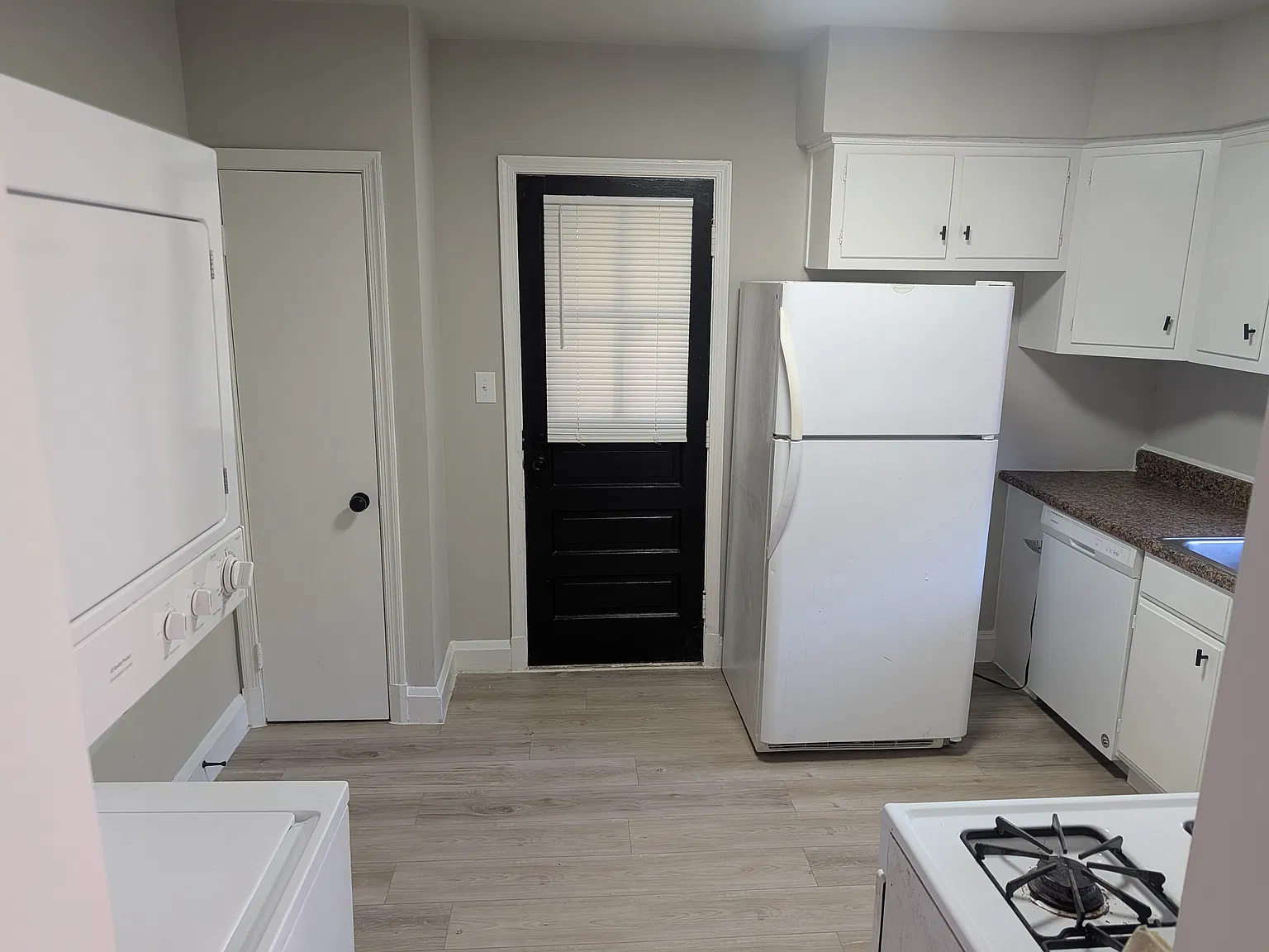 2 bed, 1100 sqft, $1,500 — Photo 3