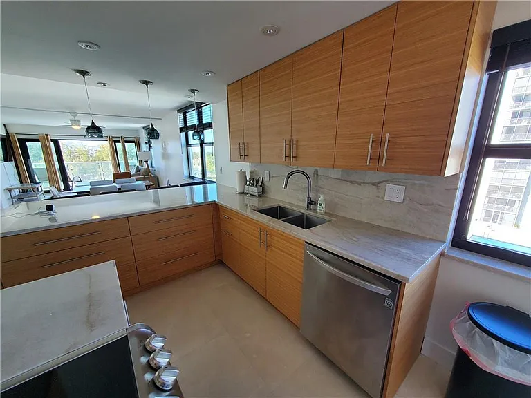 1401 N Riverside Dr #807 — Photo 20