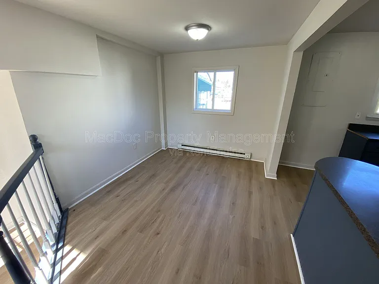 209 Hamilton St #B — Photo 9
