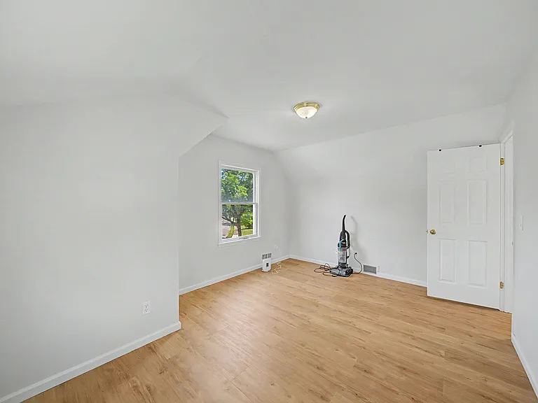 35-10 Lindsay Rd — Photo 19