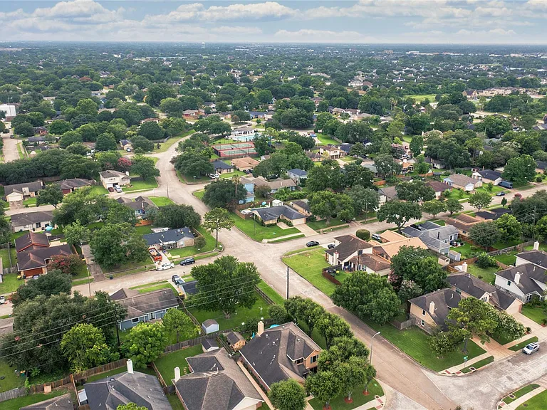 1103 W Brompton Dr — Photo 30
